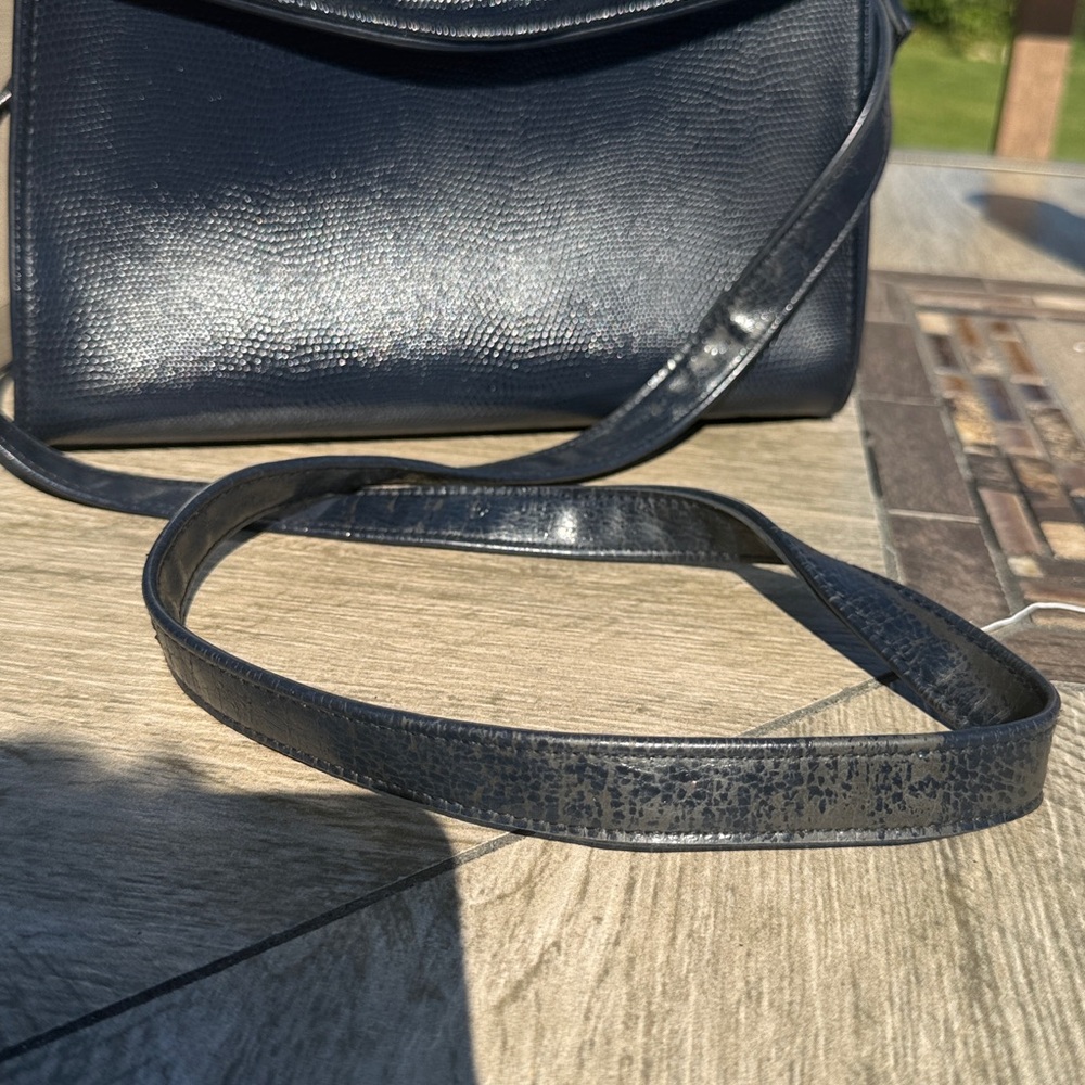 Vintage Liz Claiborne Navy Textured Purse Handbag Crossbody Sleek Elegant - Picture 4 of 11